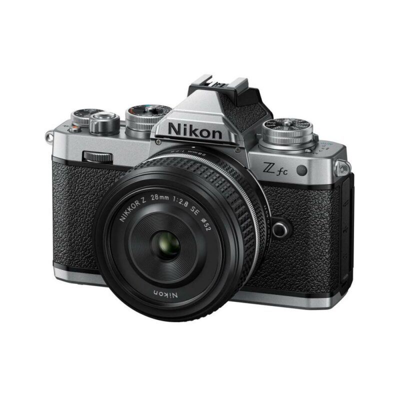 NIkon Z fc + Scheda SD 64GB 800x + Z 28mm f/2.8 SE – Silver