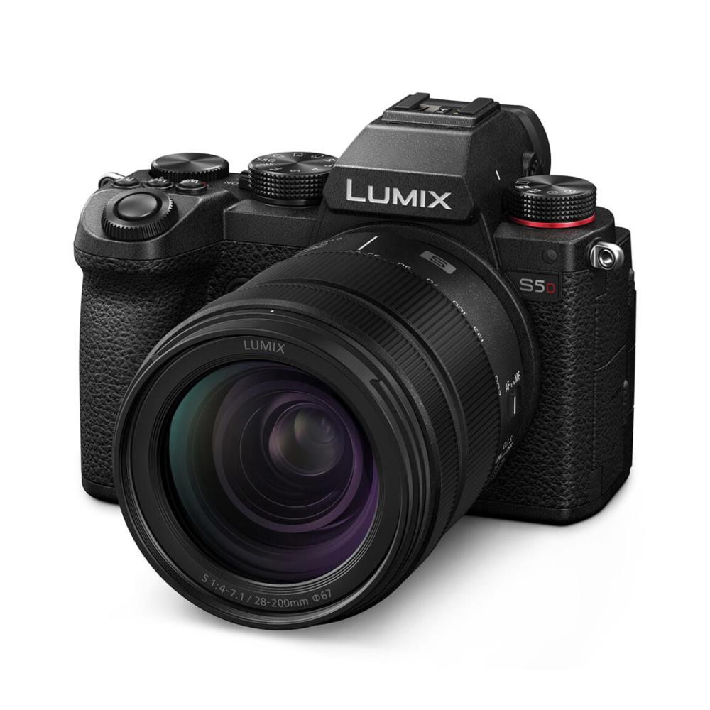 Panasonic S5D   Lumix S 28-200mm f/4-7.1 Macro OIS