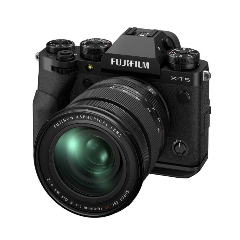 Fujifilm X-T5 + XF 16-80mm f/4 R OIS WR – Black