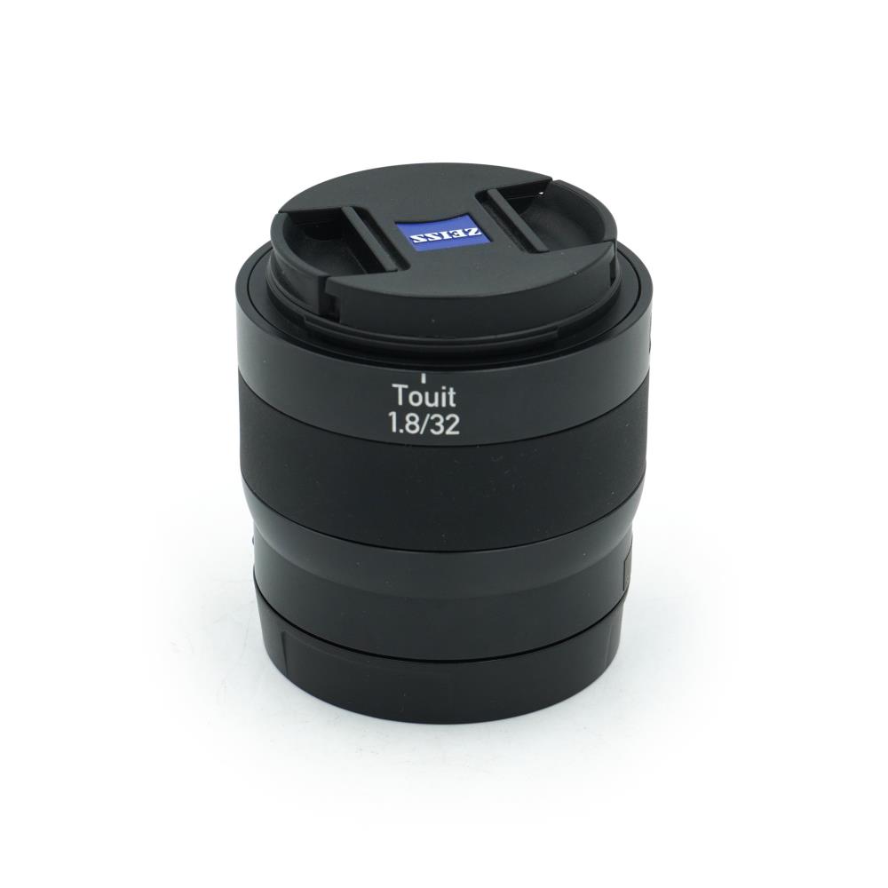 Zeiss Touit 32mm f/1.8 (Sony E)