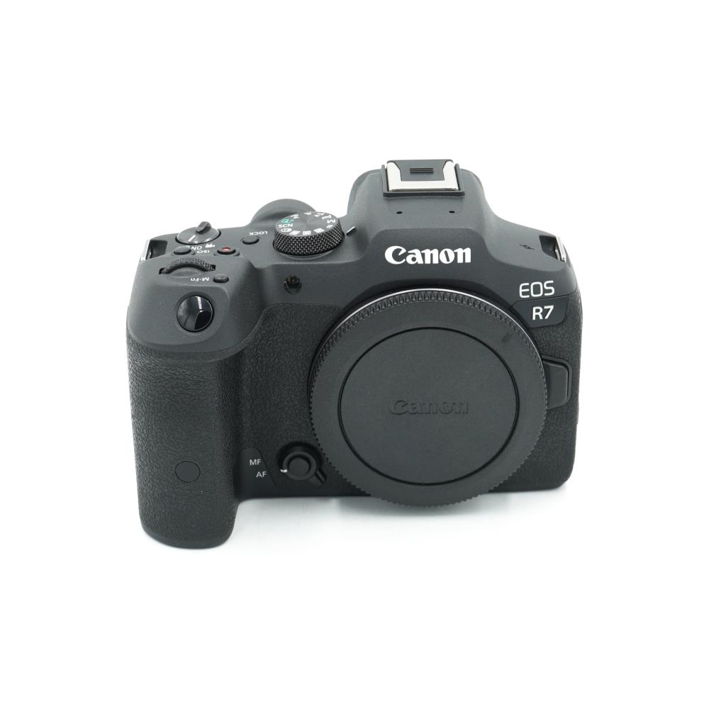 Canon EOS R7