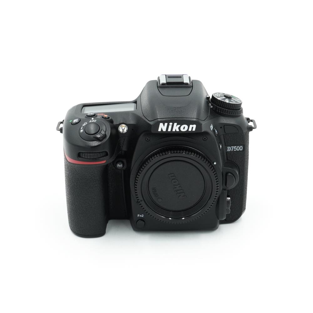 Nikon D7500