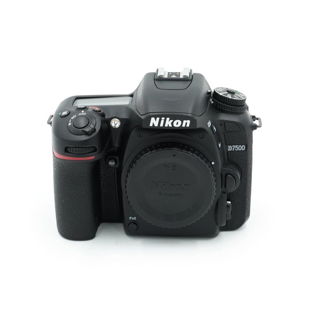 Nikon D7500