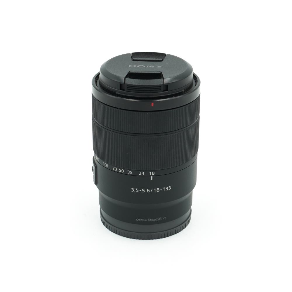 Sony E 18-135mm f/3.5-5.6 OSS