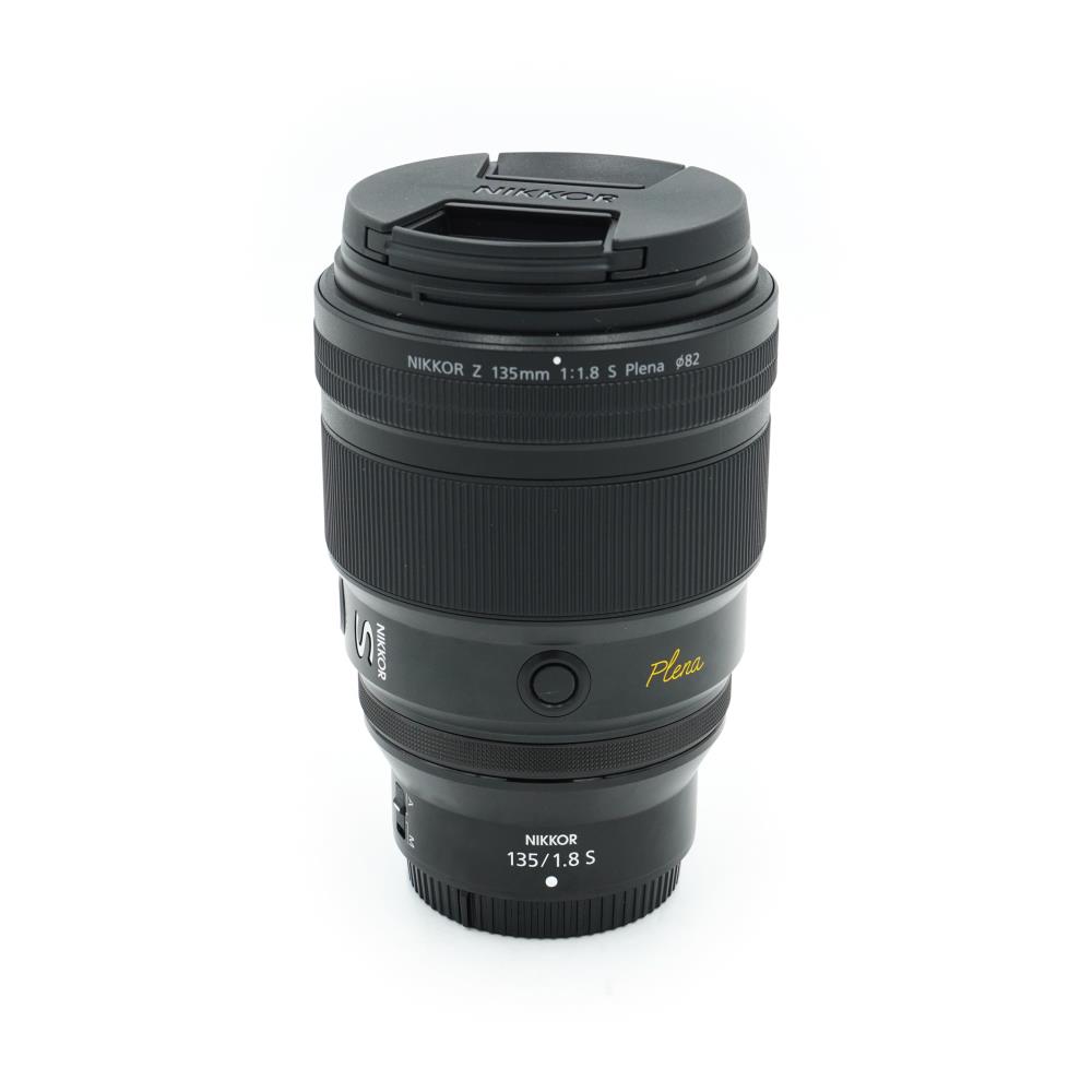 Nikon Z 135mm f/1.8 S Plena