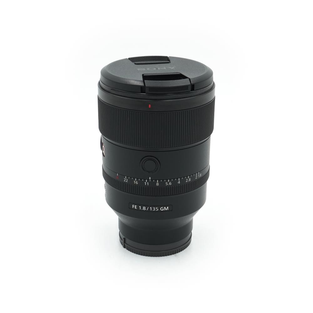 Sony FE 135mm f/1.8 GM