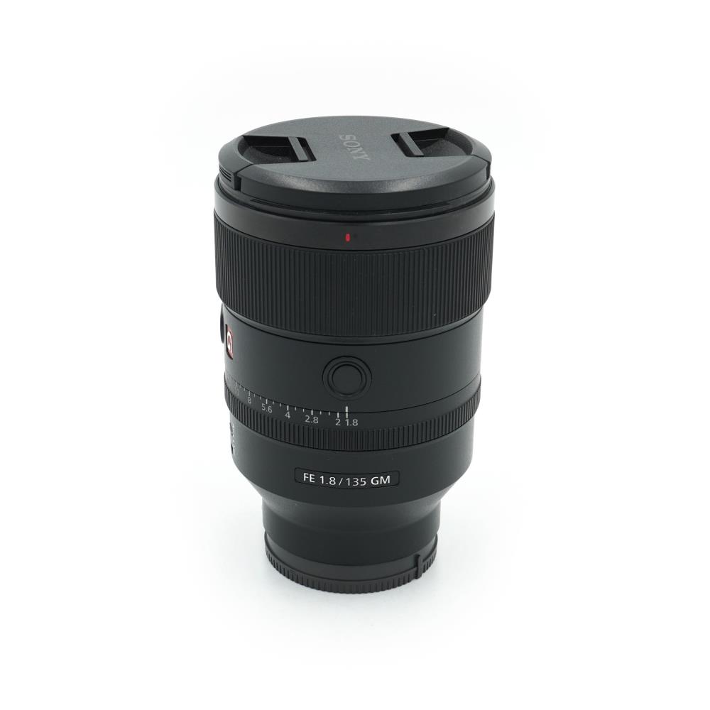 Sony FE 135mm f/1.8 GM
