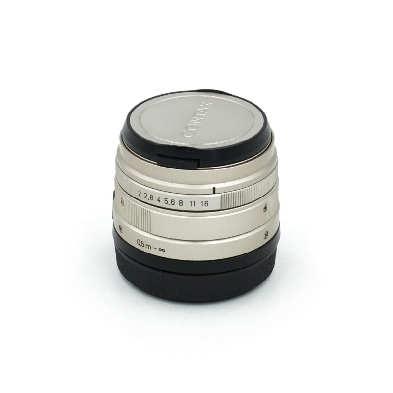 Zeiss Planar T* 45mm f/2 (Contax G)