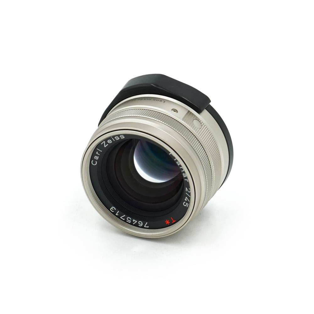 Zeiss Planar T* 45mm f/2 (Contax G)