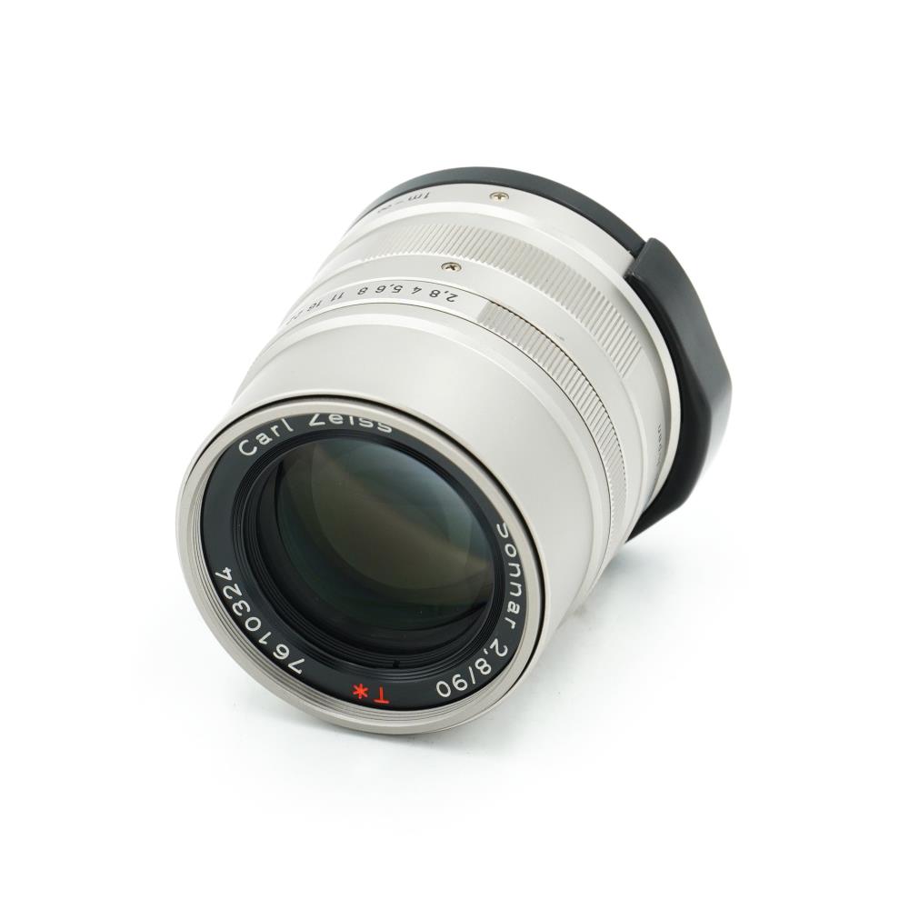 Zeiss Sonnar T* 90mm f/2.8 (Contax G)