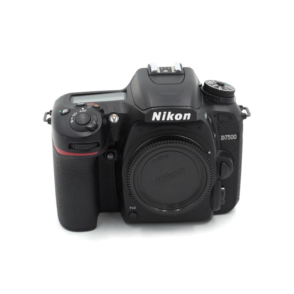 Nikon D7500