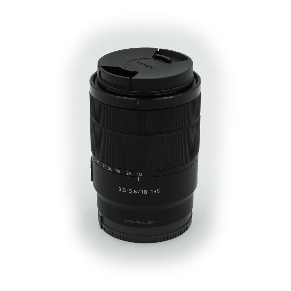 Sony E 18-135mm f/3.5-5.6 OSS