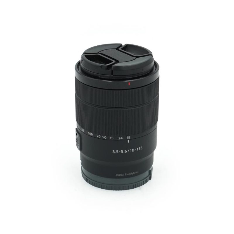 Sony E 18-135mm f/3.5-5.6 OSS