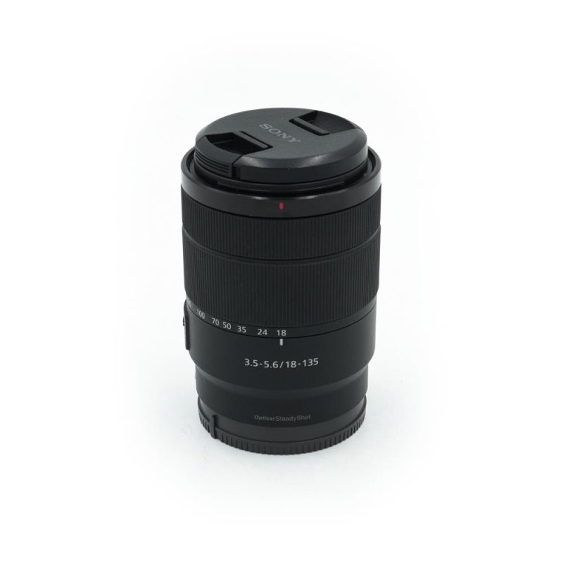 Sony E 18-135mm f/3.5-5.6 OSS
