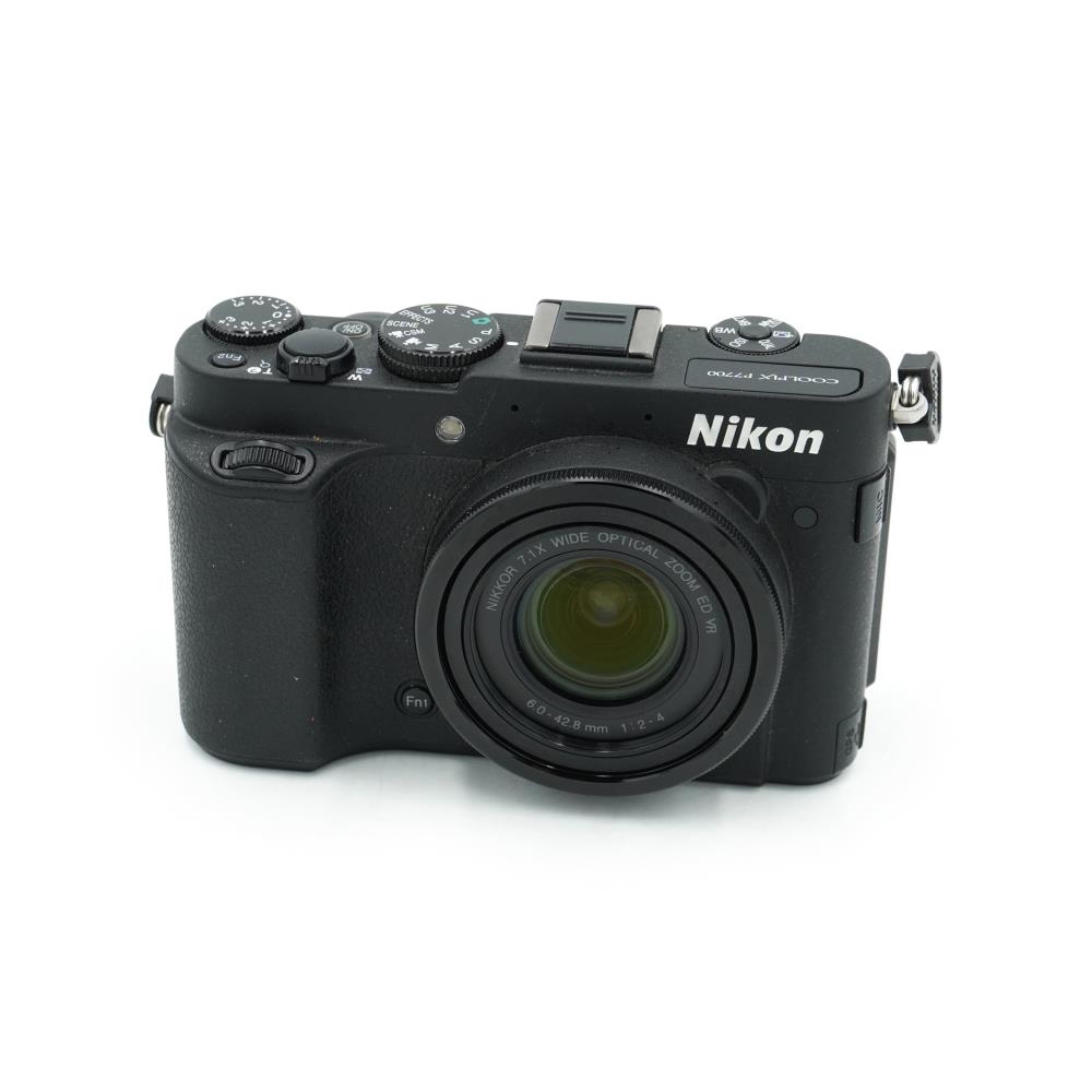 Nikon Coolpix P7700