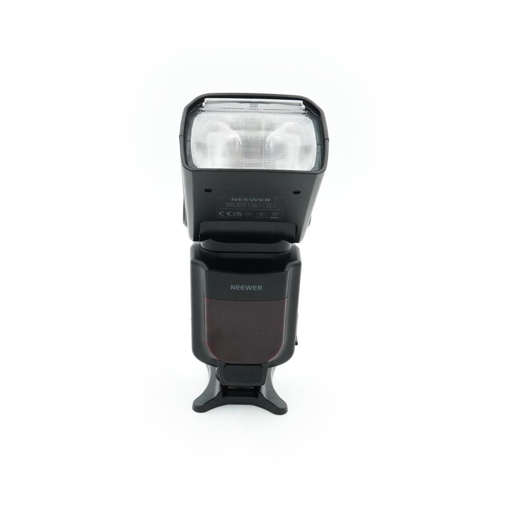 Neewer NW-670 (Canon EF)