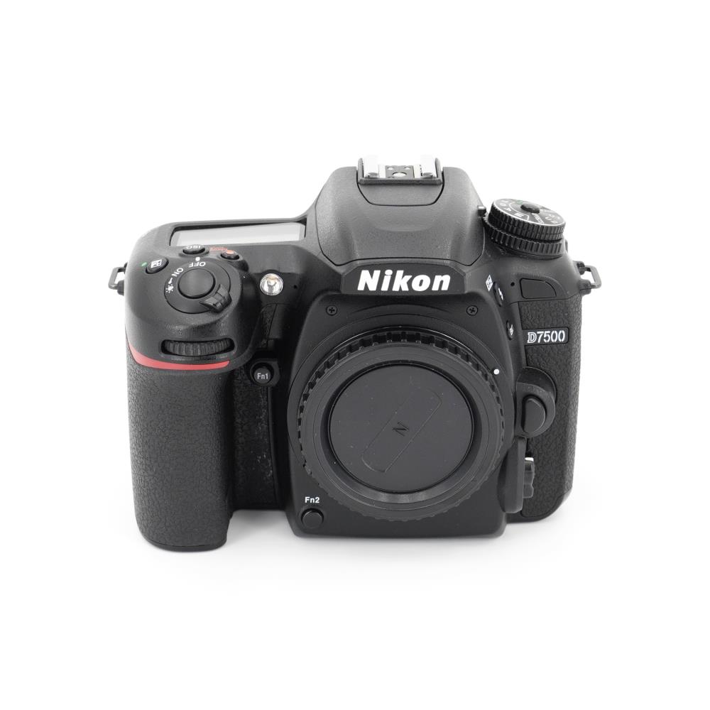 Nikon D7500