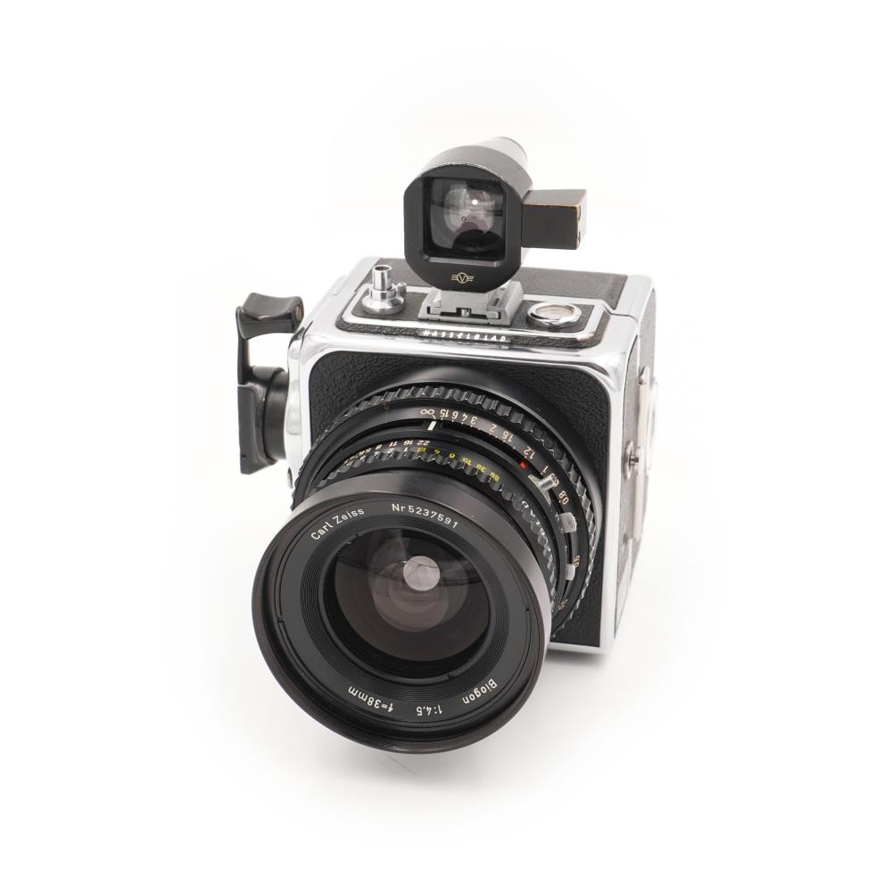 Hasselblad SWC   Biogon 38mm f/4.5   Magazzino A24   Mirino