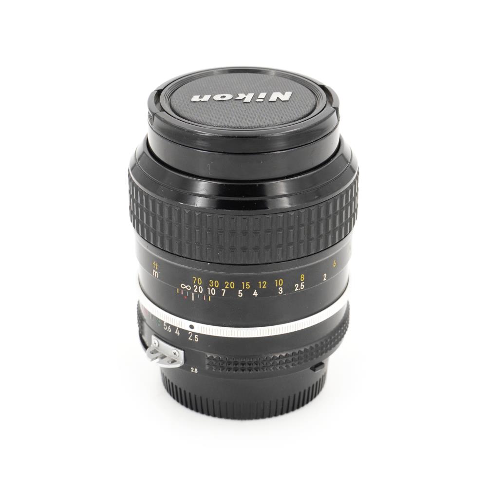Nikon Ai 105mm f/2.5