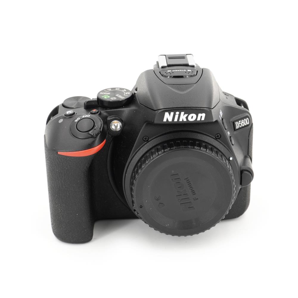 Nikon D5600