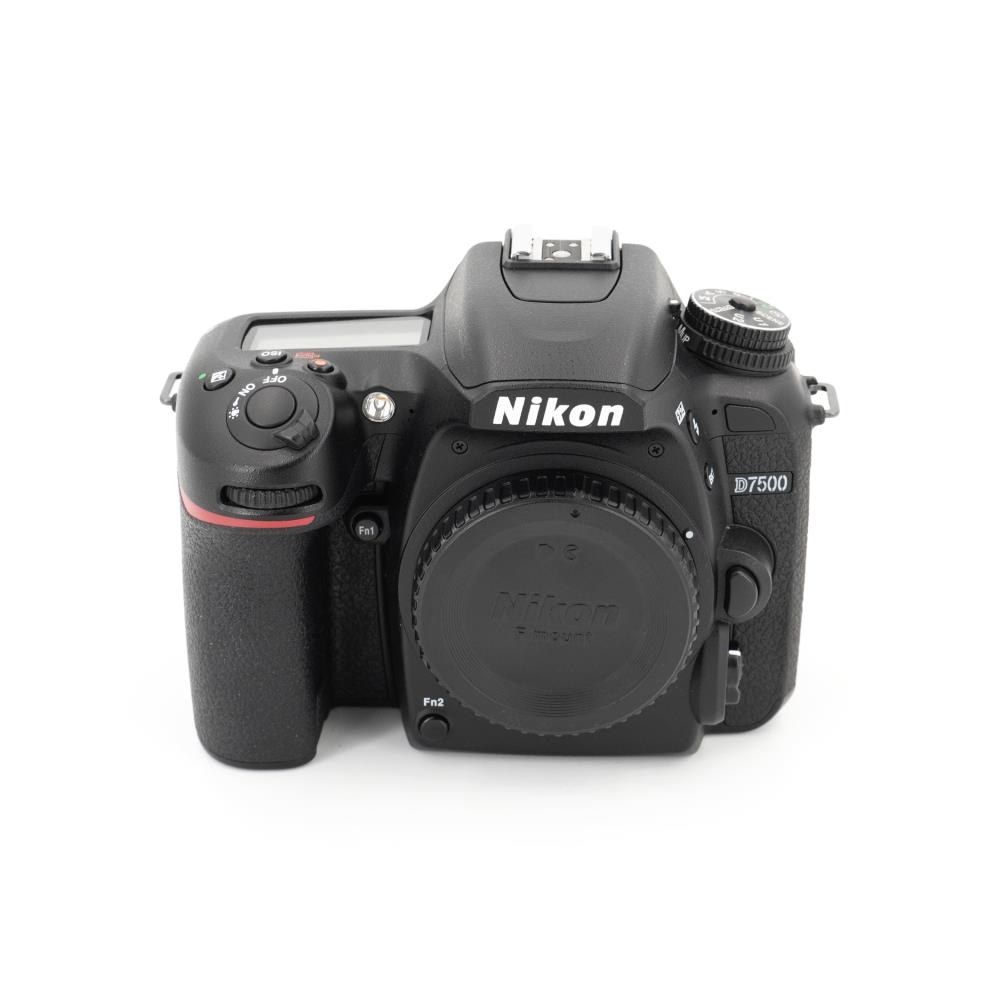Nikon D7500