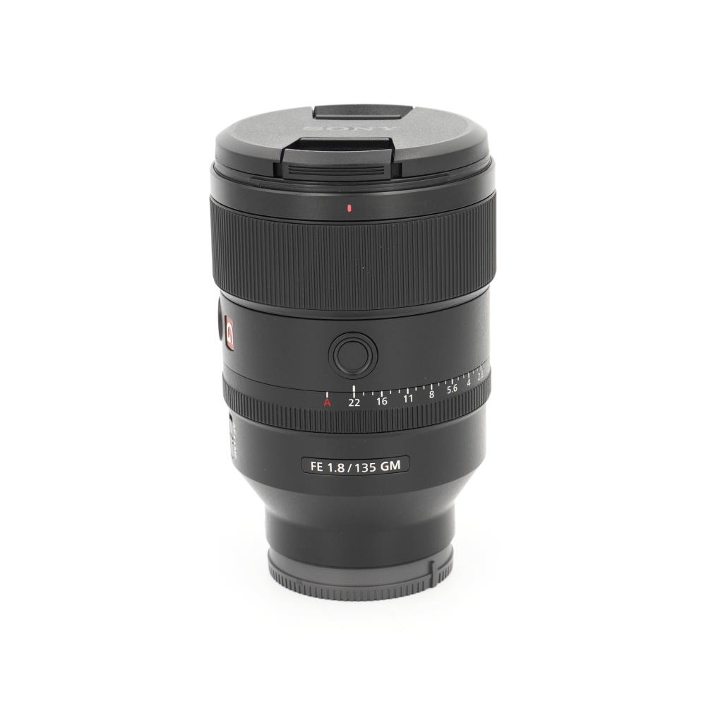 Sony FE 135mm f/1.8 GM